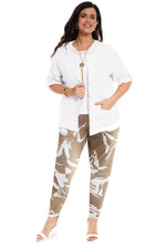 The Loreto Pant is a pull on pant with a straight leg & front side slat pocket detail & a faux fob pocket.