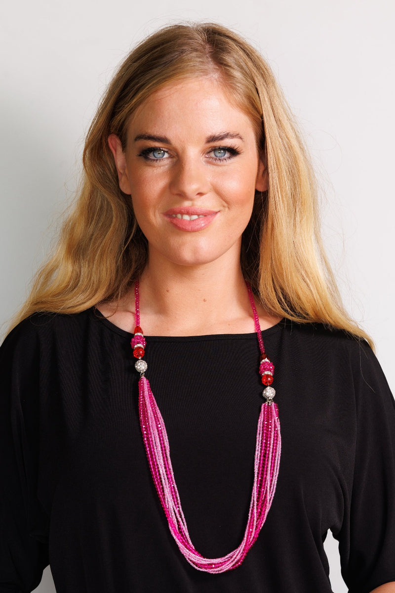 The magnetic 3 in 1 beaded necklace is an attractive & multi-strand necklace.