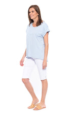 Finishing at the top of the knee, the Bermuda stretch cotton pull on jean short is very comfortable to wear.